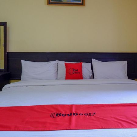Hotel Reddoorz Near Citraland Waterpark Kendari à Lepoleop Extérieur photo