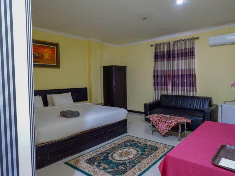 Hotel Reddoorz Near Citraland Waterpark Kendari à Lepoleop Extérieur photo