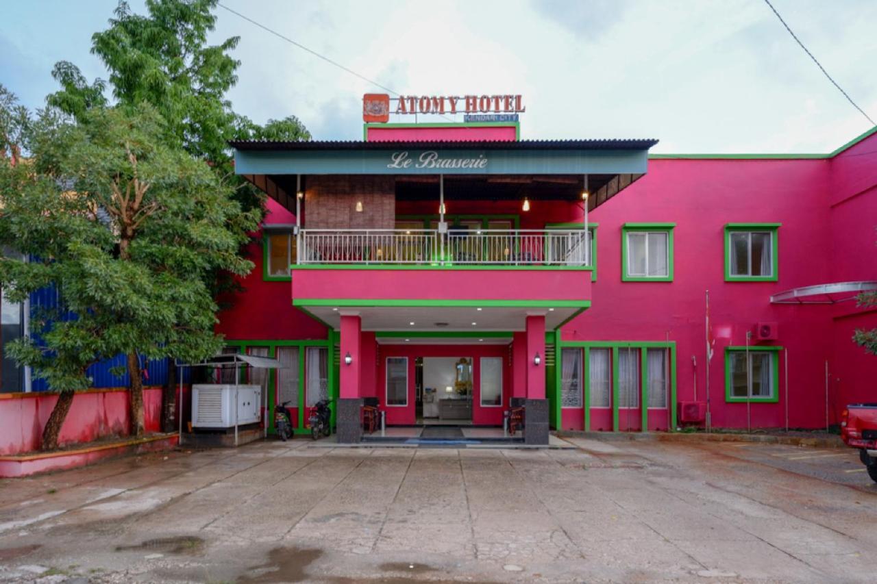 Hotel Reddoorz Near Citraland Waterpark Kendari à Lepoleop Extérieur photo