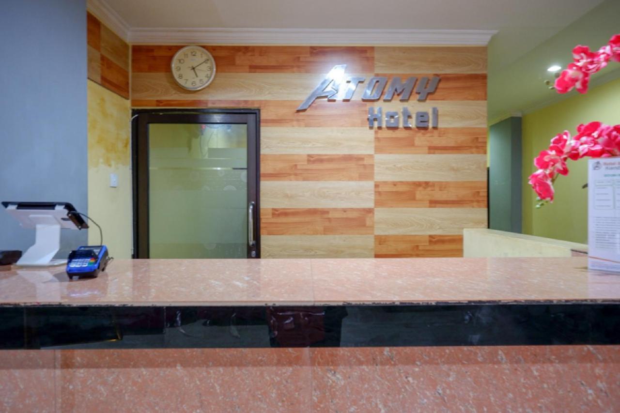 Hotel Reddoorz Near Citraland Waterpark Kendari à Lepoleop Extérieur photo