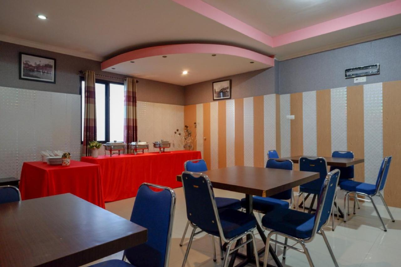 Hotel Reddoorz Near Citraland Waterpark Kendari à Lepoleop Extérieur photo