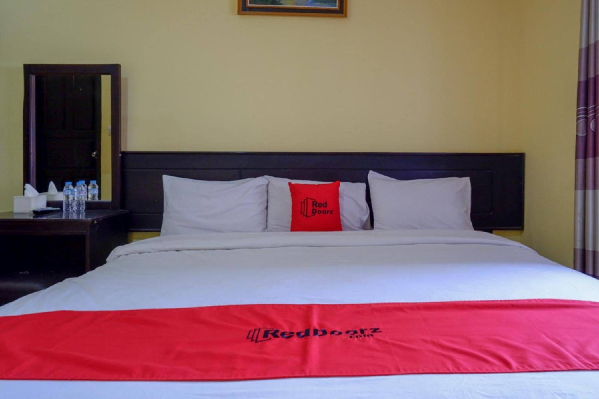 Hotel Reddoorz Near Citraland Waterpark Kendari à Lepoleop Extérieur photo