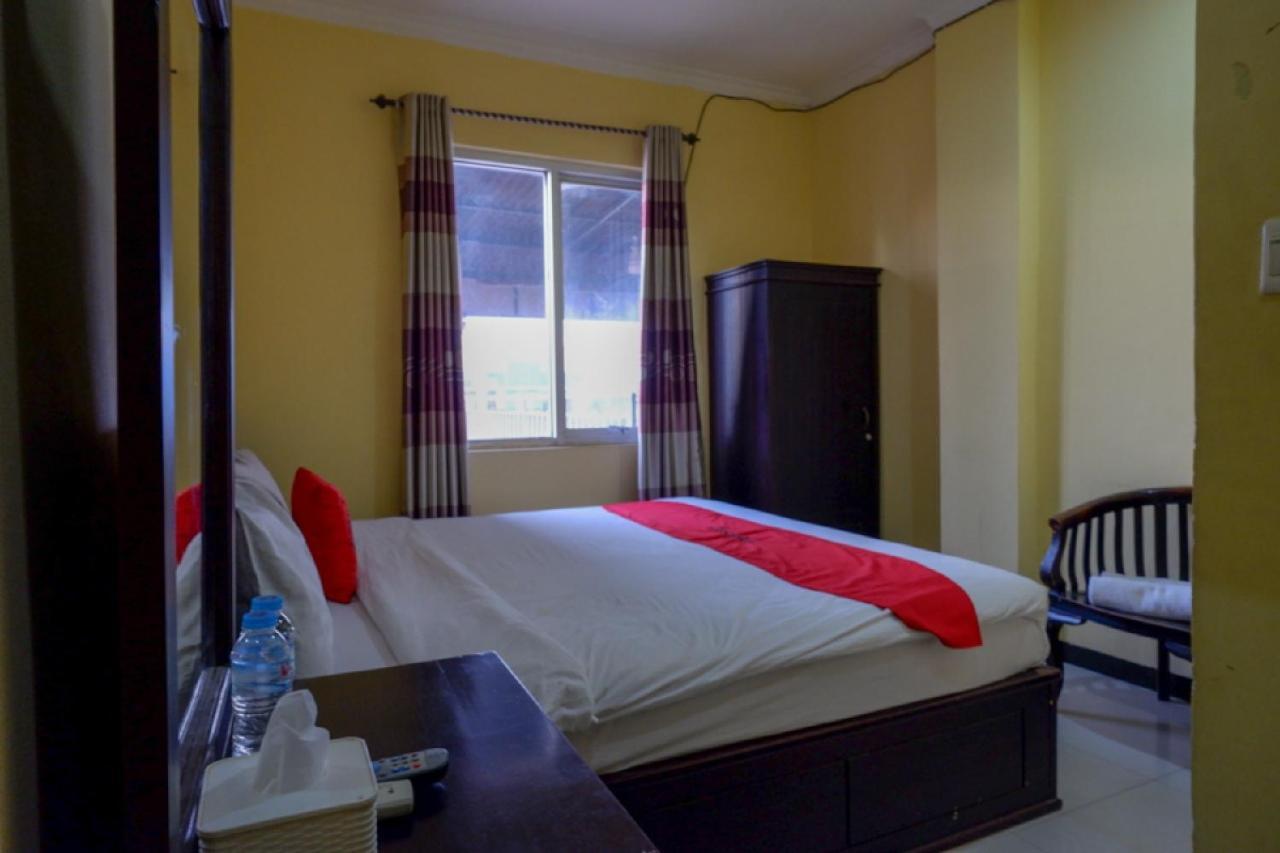 Hotel Reddoorz Near Citraland Waterpark Kendari à Lepoleop Extérieur photo