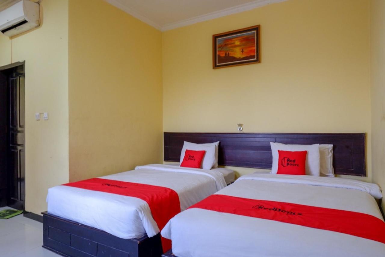 Hotel Reddoorz Near Citraland Waterpark Kendari à Lepoleop Extérieur photo
