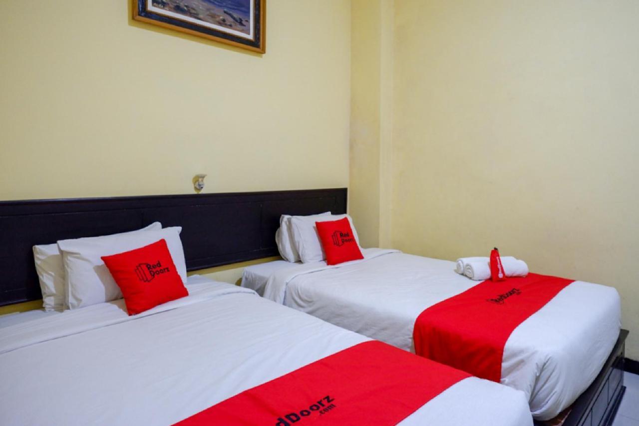 Hotel Reddoorz Near Citraland Waterpark Kendari à Lepoleop Extérieur photo
